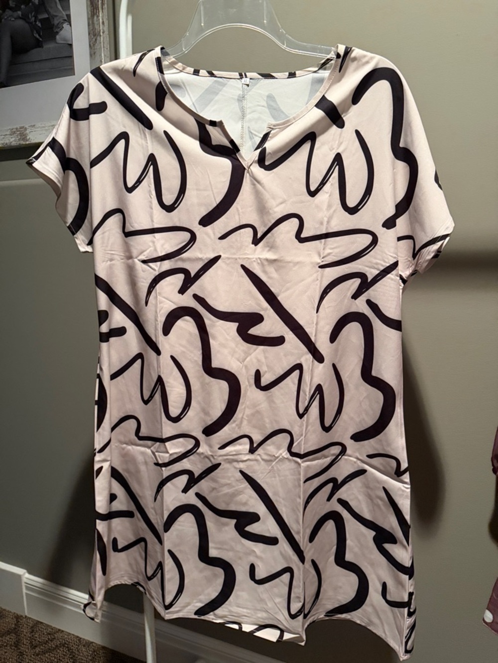 Women’s Abstract Print Short Sleeve Dress - Black on Blush